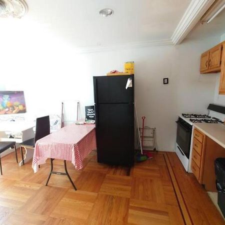 Fawlty Towers In Williamsburg Apartment New York Luaran gambar