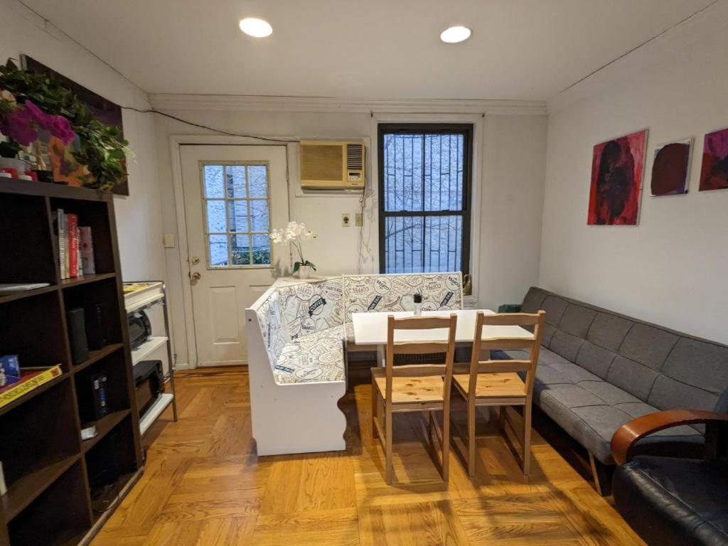 Fawlty Towers In Williamsburg Apartment New York Luaran gambar